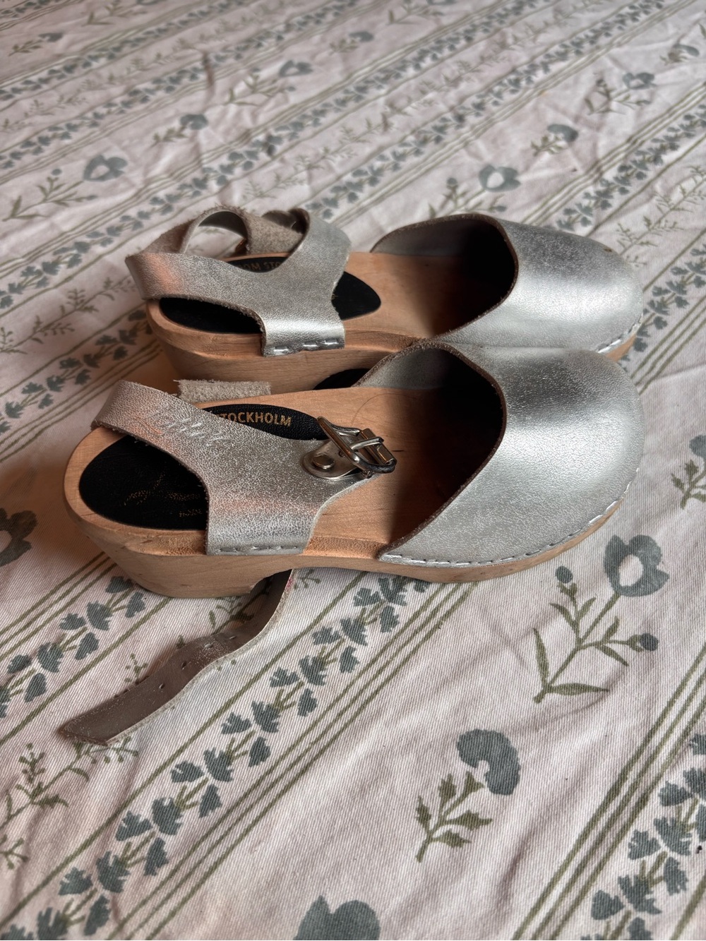 Lotta from Stockholm Girl’s Silver Leather Clog Sandals